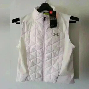 Under Armour new white cold gear water repellent vest. Fitted XS